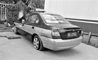 北京的哥遇同牌照“克隆”车 连撞5次将其逼停